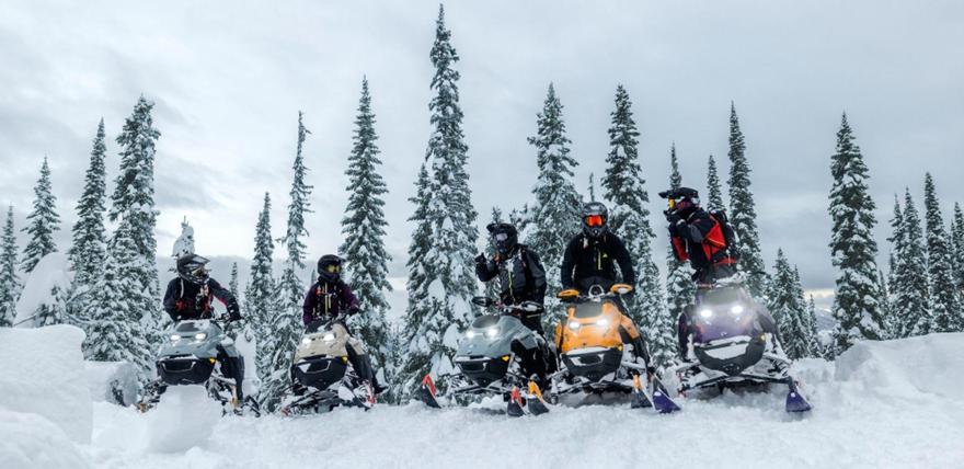 La gamme de motoneiges Ski-Doo hors-piste 2027.