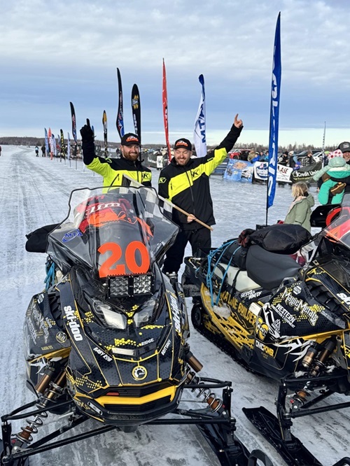 Les coureurs Ski-Doo remportent l’Iron Dog 2025